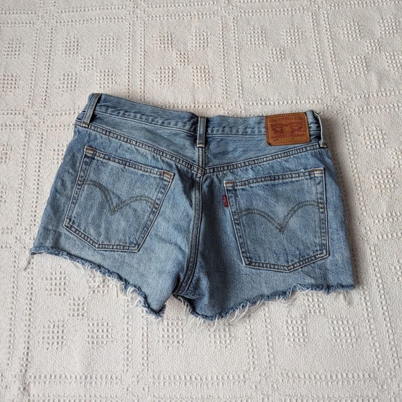 levi's 501 distressed shorts - Picture 2 of 4